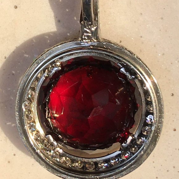 Vintage Art Deco 1930s 13.7 ct Deep Red Garnet 0.48 ct Diamond Platinum Pendant - Picture 8 of 9